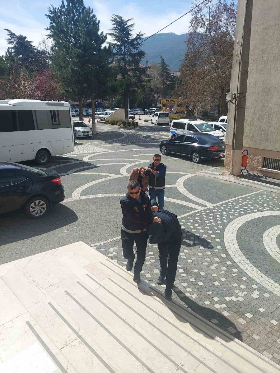 Konya’da 2 Ayrı Uyuşturucu Operasyonu: 4 Gözaltı