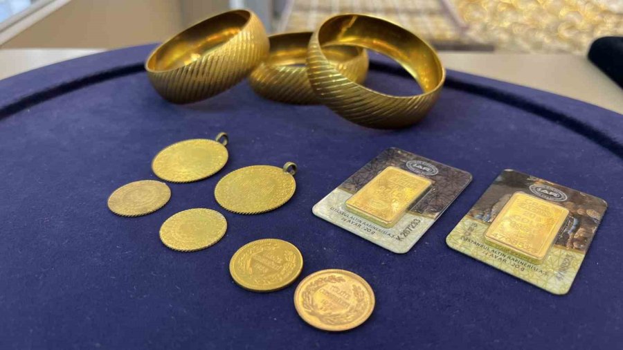 Rekor Kıran Altın İçin Kuyumculardan Panik Satışı Uyarısı