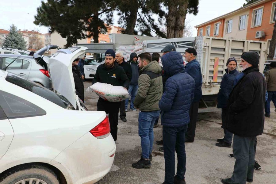 Tepebaşı Ve Odunpazarı Çiftçisine Yüzde 50 Hibeli Tohum Desteği