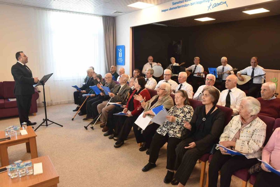 Deneyimli Vatandaşlardan Türk Halk Müziği Konseri