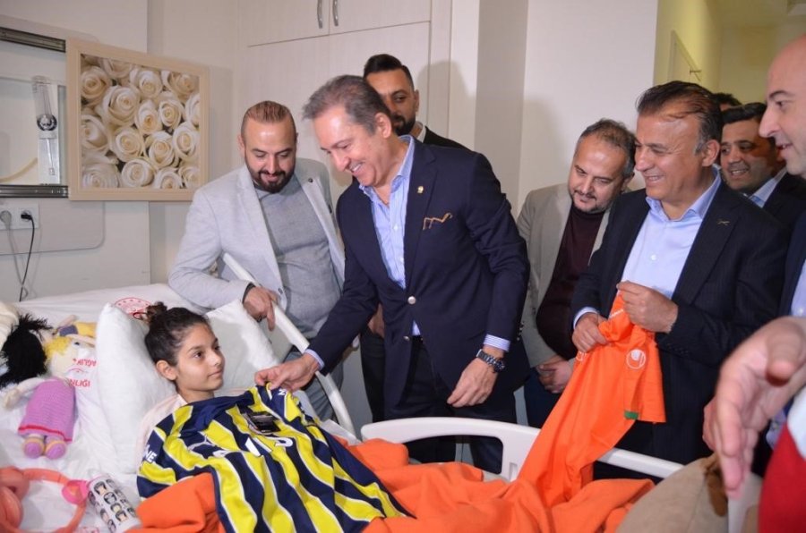 4 Gün Enkaz Altında Kaldı, Yağmurla Islanan Bez Parçasının Suyunu Sıkıp İçti