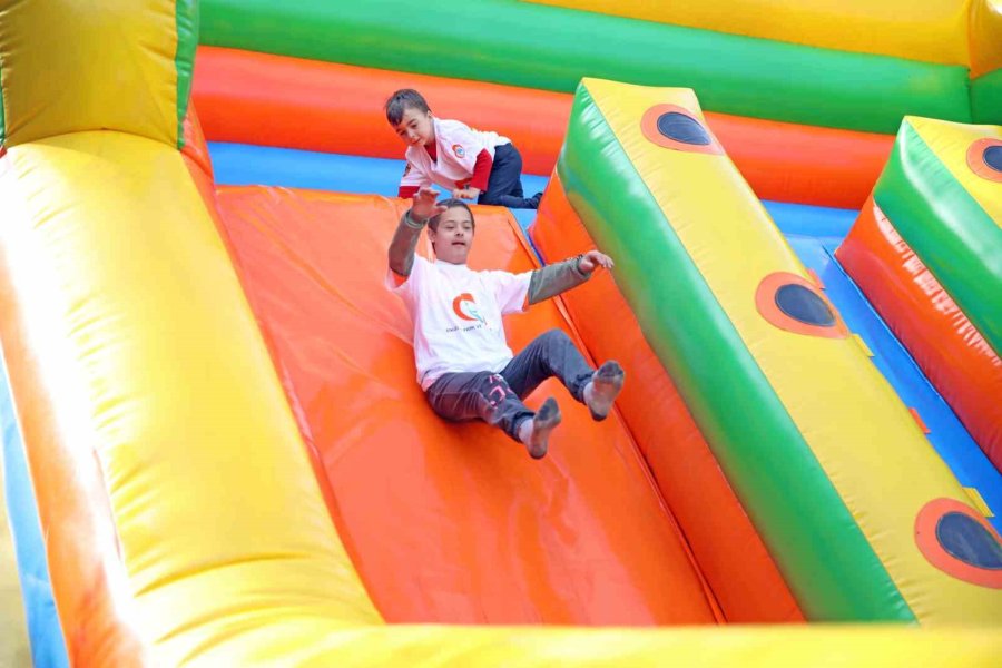 Alanya Belediyesi Down Sendromluları Balon Parkta Buluşturdu