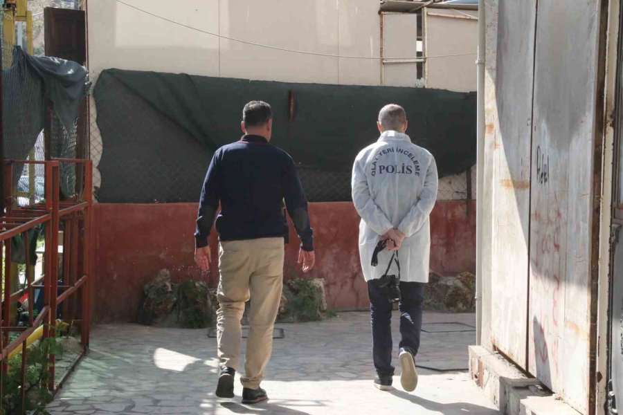 Transseksüellerle Aynı Evi Paylaşan İranlı Gencin Ölümü Polisi Harekete Geçirdi