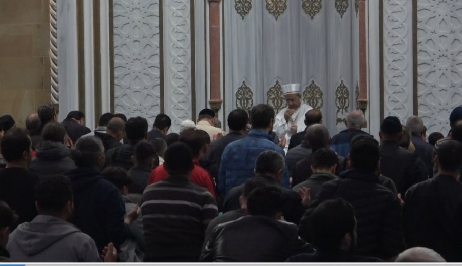 Antalya’da İlk Teravih Namazı Kılındı