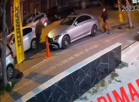Tartıştığı Adamı Bacağından Vurdu, Otomobilin Etrafından Takip Edip Kovaladı