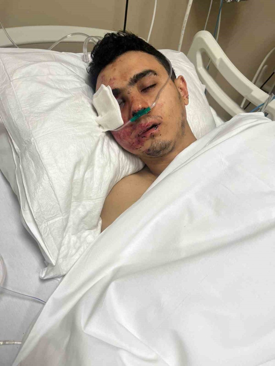 Kazada Ağır Yaralanıp 1 Hafta Yoğun Bakımda Kaldı, İzlediği Görüntüler İle Bir Kez Daha Yıkıldı