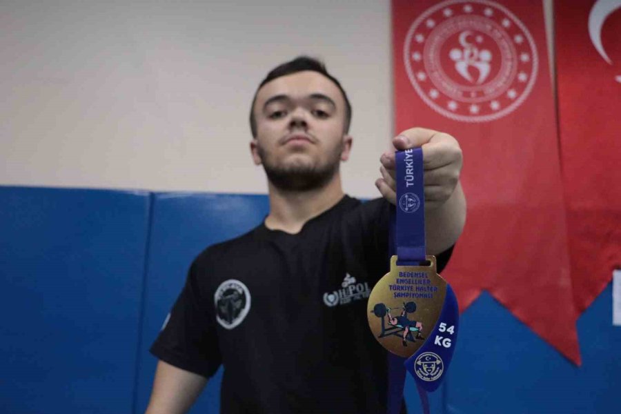 Lokantada Yemek Yerken Keşfedildi, Türkiye Şampiyonu Oldu