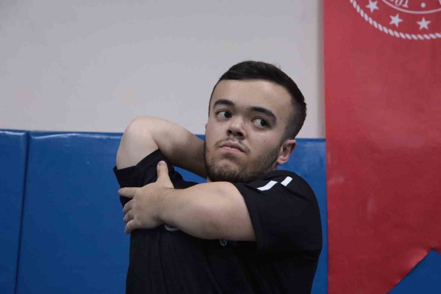 Lokantada Yemek Yerken Keşfedildi, Türkiye Şampiyonu Oldu