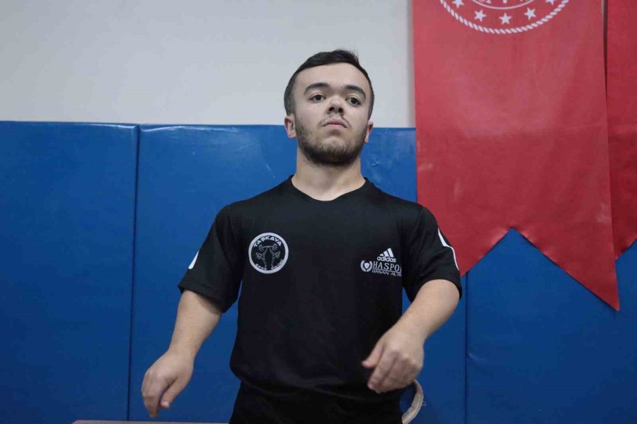 Lokantada Yemek Yerken Keşfedildi, Türkiye Şampiyonu Oldu