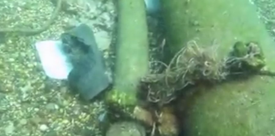 Konyaaltı’nda Denizin Dibinde Yakışmayan Görüntüler