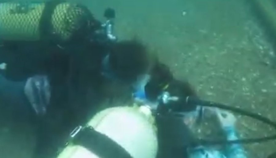 Konyaaltı’nda Denizin Dibinde Yakışmayan Görüntüler