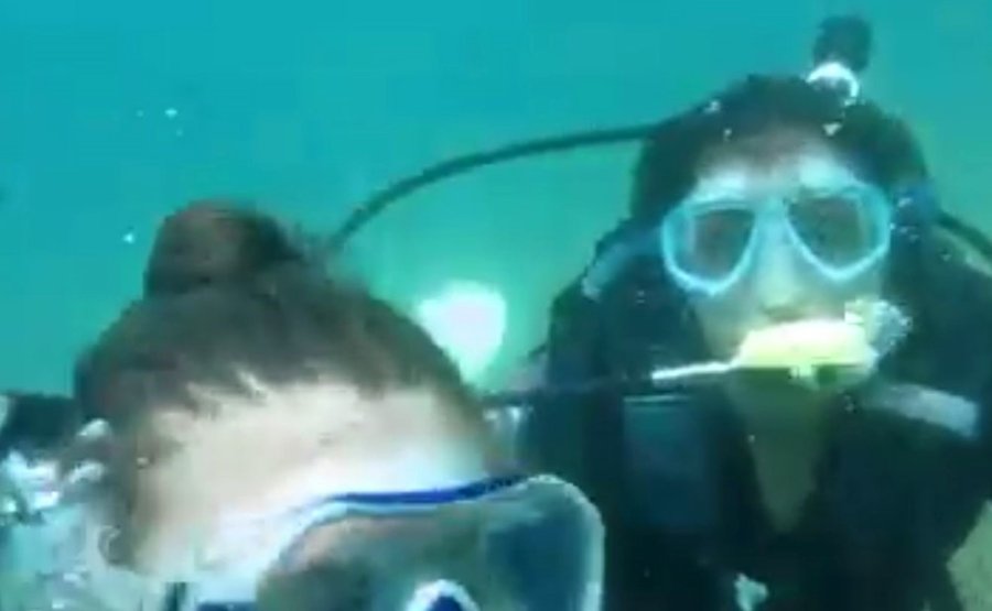 Konyaaltı’nda Denizin Dibinde Yakışmayan Görüntüler