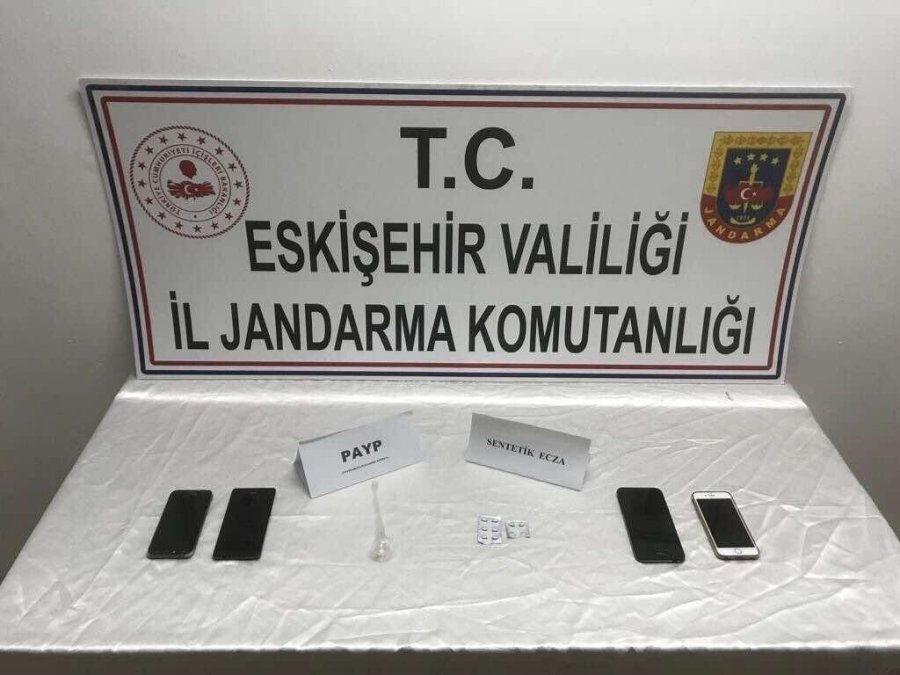 Çalıntı Motosikletli Şahıslarda 8 Adet Yeşil Reçeteli Hap Ele Geçirildi