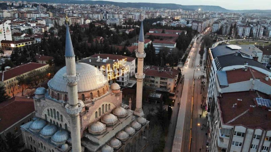Kelime-i Tevhid’i İlmek İlmek 50 Metre Yükseğe Yazdılar