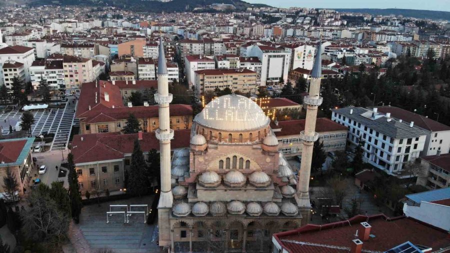 Kelime-i Tevhid’i İlmek İlmek 50 Metre Yükseğe Yazdılar