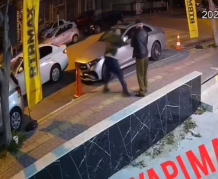 Tartıştığı Adamı Bacağından Vurdu, Otomobilin Etrafından Takip Edip Kovaladı