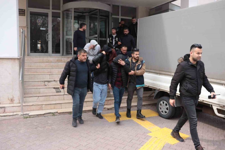 Hırsızlara 3 Aylık Takip Sonucu Operasyon: 2.5 Milyon Tl Değerinde Yanmış Kablo Ele Geçirildi