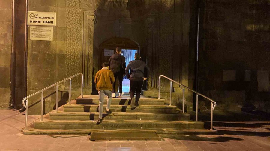 Kayseri’de İlk Teravih Namazı Kılındı