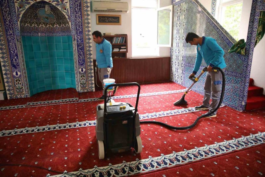 Alanya’da Camiler Ramazan Ayına Hazırlandı