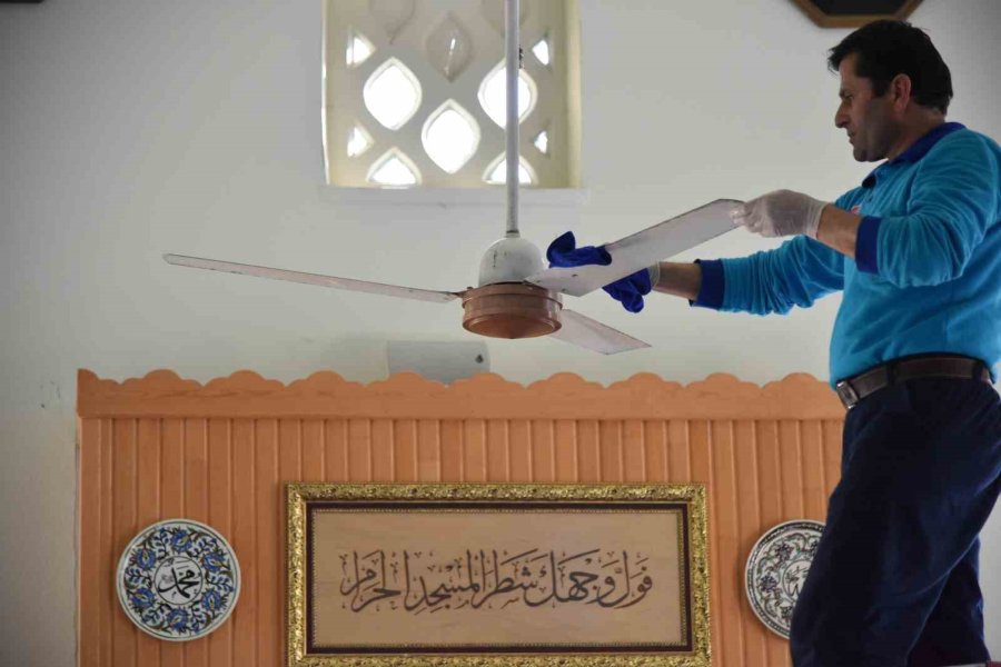 Alanya’da Camiler Ramazan Ayına Hazırlandı