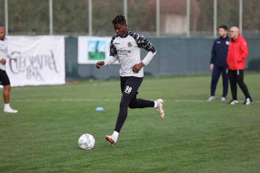 Alanyaspor, Giresunspor Maçı Hazırlıklarına Başladı