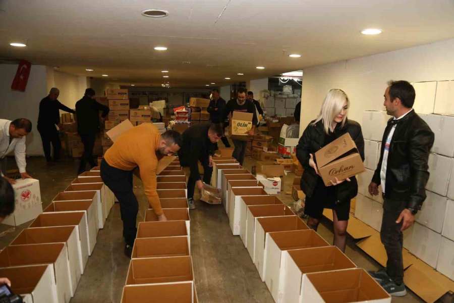 Döşemealtı Belediyesi Ramazan’da İhtiyaç Sahiplerini Unutmadı