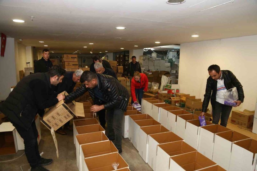 Döşemealtı Belediyesi Ramazan’da İhtiyaç Sahiplerini Unutmadı