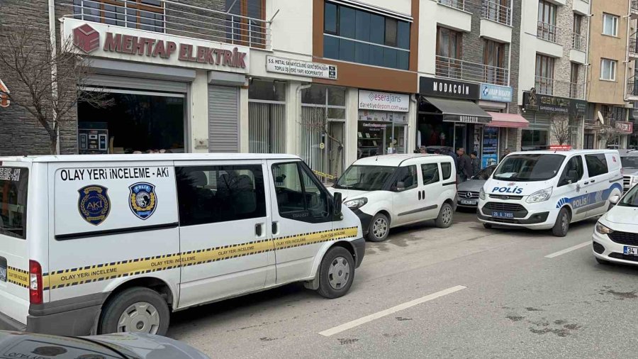 Alacak Verecek Meselesi Kanlı Bitti: 2 Yaralı