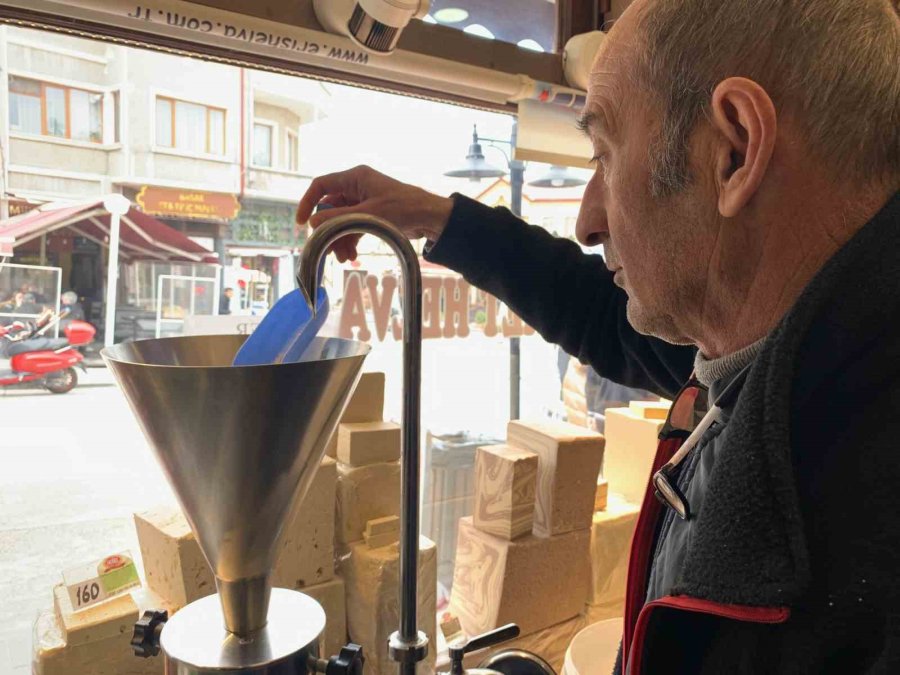 Ramazan Ayının Gözdesi Doğal Tahin Böyle Hazırlanıyor