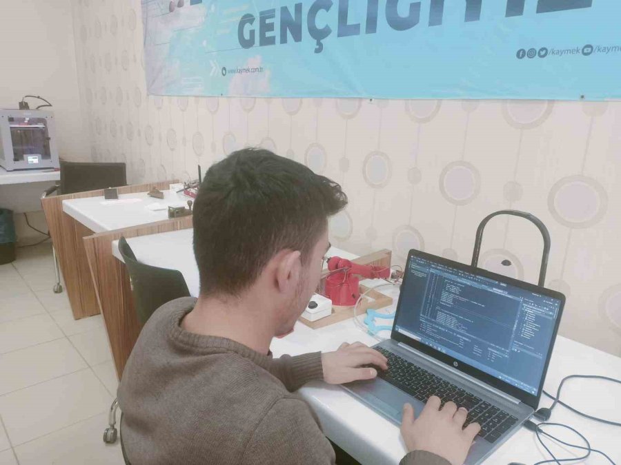 Kayseri Büyükşehir, Teknofest Gençliği Yetiştiriyor