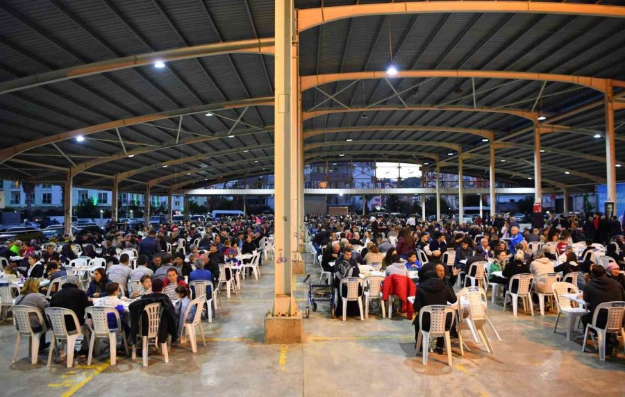 Konyaaltı’nda 7 Noktaya İftar Sofrası