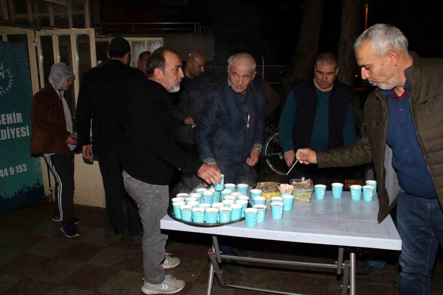 Akşehir Belediyesinin Geleneksel Teravih Buluşmaları Başladı