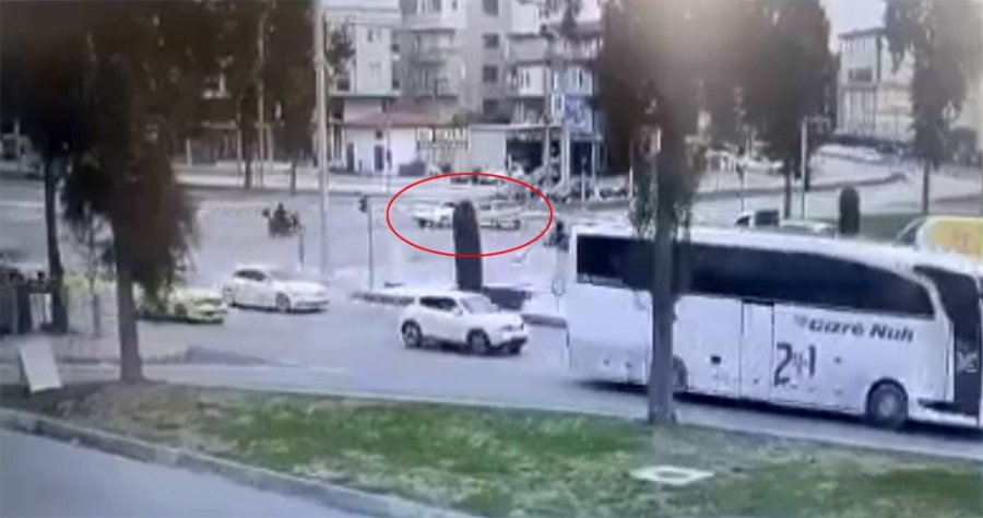 Lpg Yakıt Tankını Ön Koltuğa Kadar Fırlatan Kazaya Ait Görüntüler Ortaya Çıktı