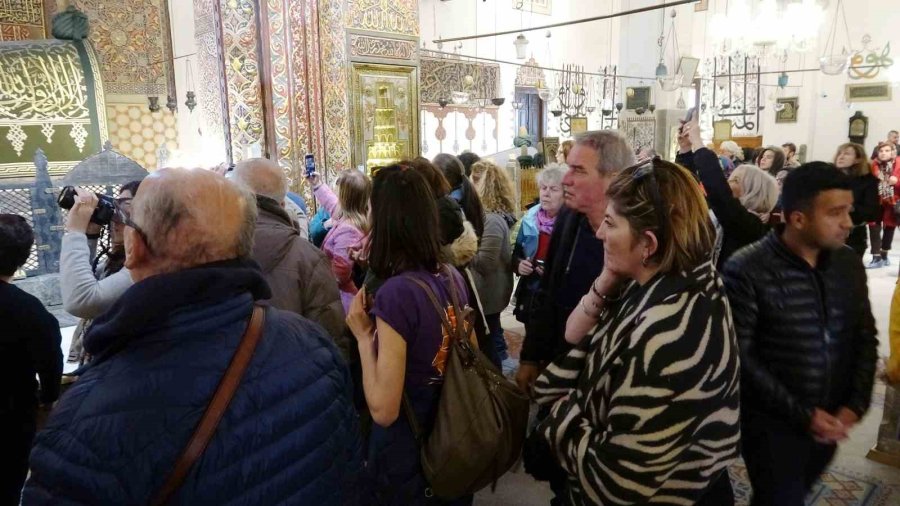 Ramazan Ayının İlk Gününde Mevlana Müzesini Ziyaret Ettiler