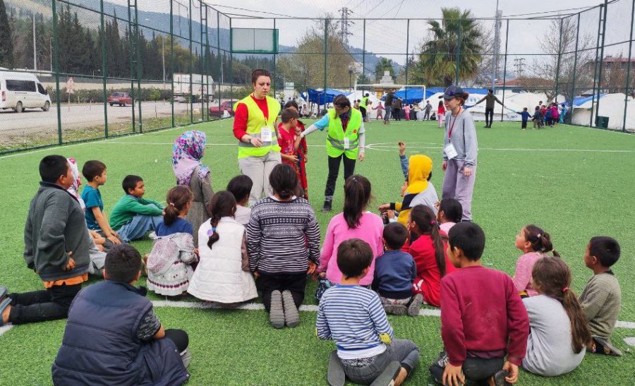 Deprem Bölgesinde Sanatla Dayanışma Devam Ediyor