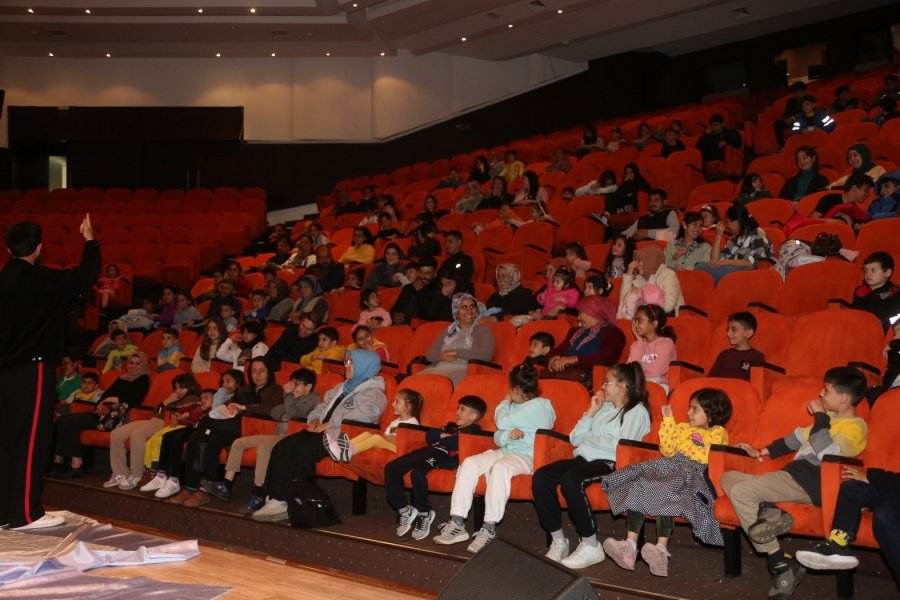 Depremzede Çocukların Yaraları Sanatla Sarılıyor