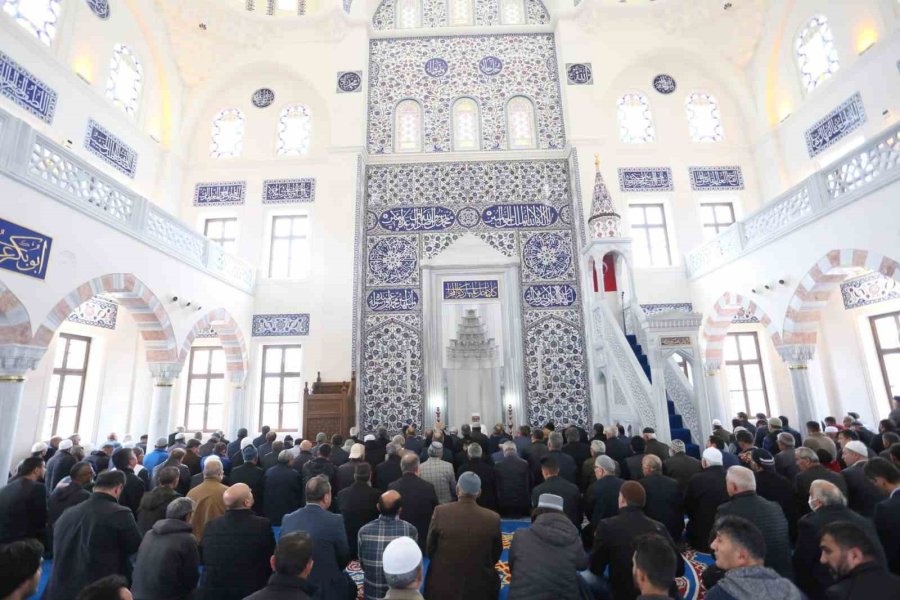 Konyalılar Camii Dualarla Açıldı