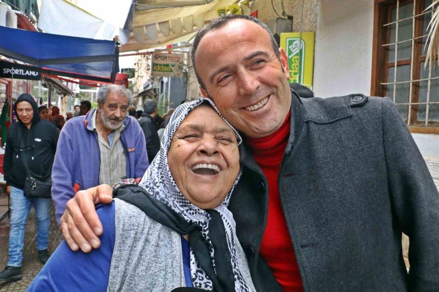 Antalya’da ‘gizli Hayırlı’ Pide Kuyruğu