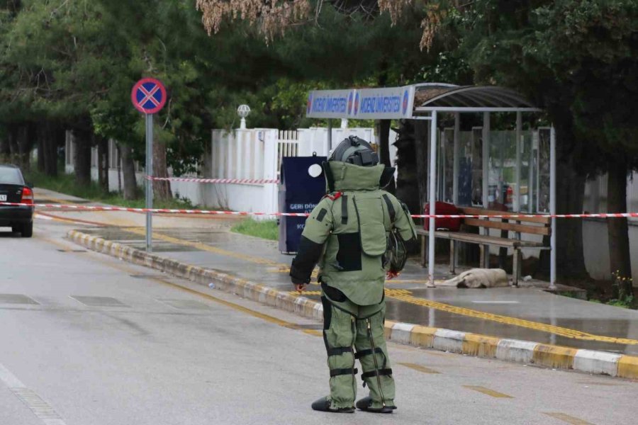 Nijeryalı Vatandaşın Unuttuğu Valiz Polisi Alarma Geçirdi