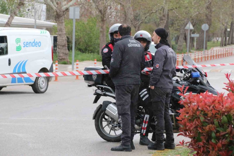 Nijeryalı Vatandaşın Unuttuğu Valiz Polisi Alarma Geçirdi