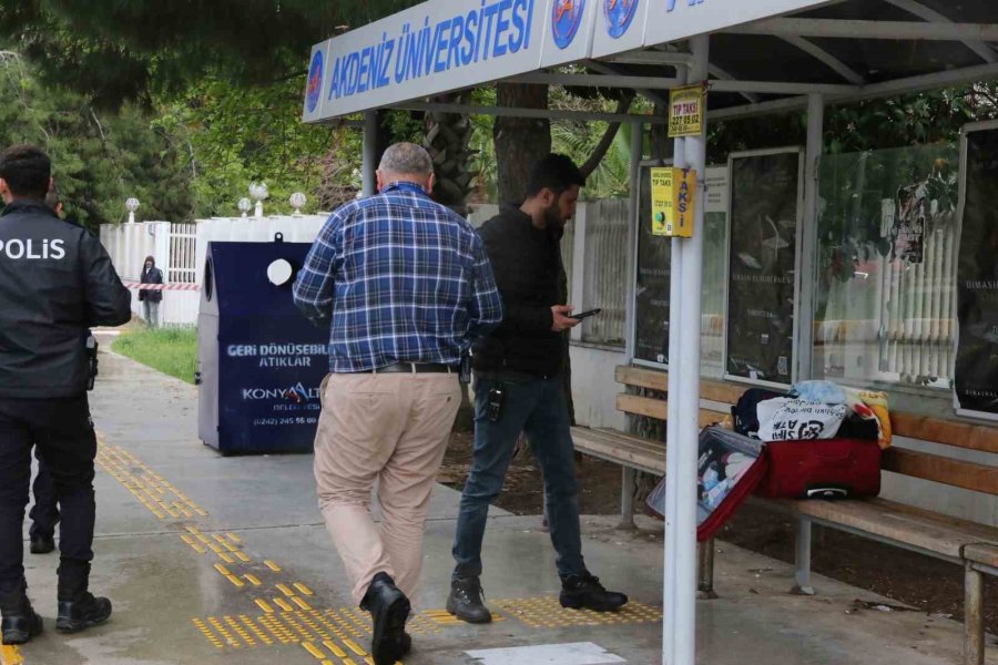 Nijeryalı Vatandaşın Unuttuğu Valiz Polisi Alarma Geçirdi