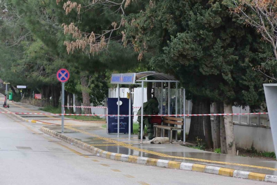 Nijeryalı Vatandaşın Unuttuğu Valiz Polisi Alarma Geçirdi