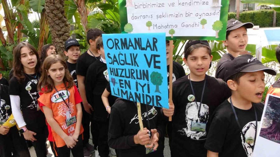 Depremzede Öğrenciler Gönüllerince Bir Gün Geçirdi