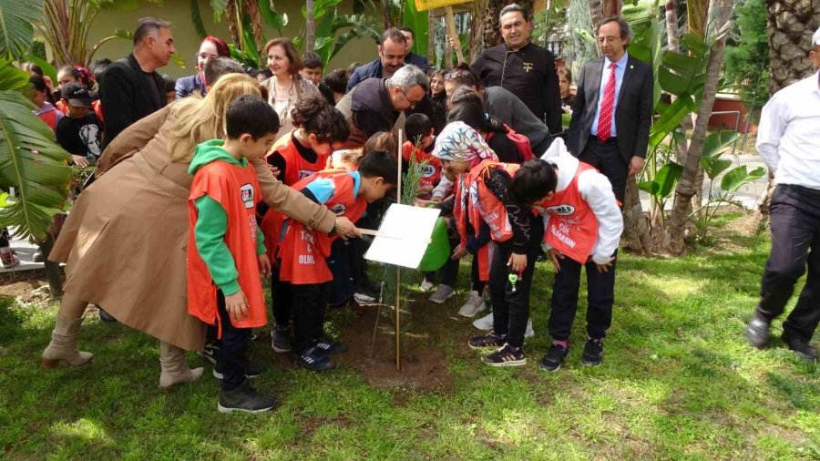 Depremzede Öğrenciler Gönüllerince Bir Gün Geçirdi