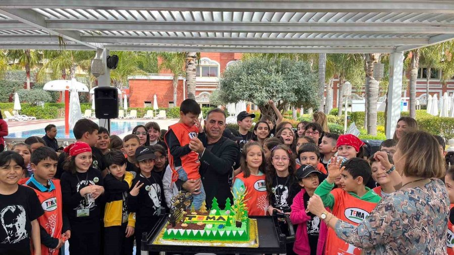 Depremzede Öğrenciler Gönüllerince Bir Gün Geçirdi