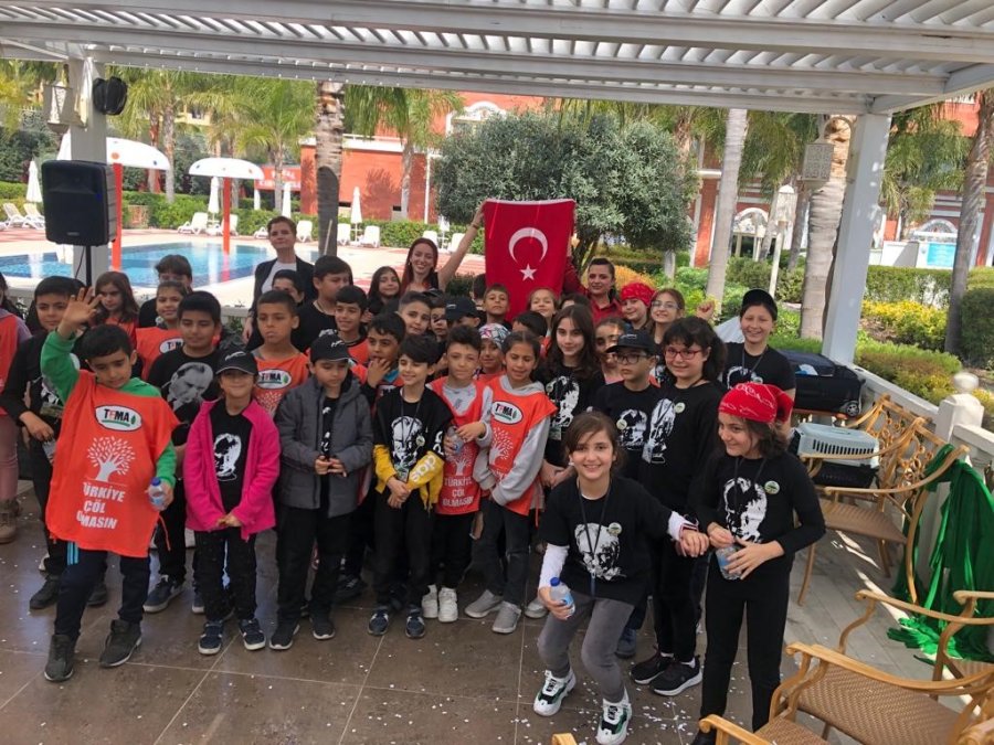 Depremzede Öğrenciler Gönüllerince Bir Gün Geçirdi