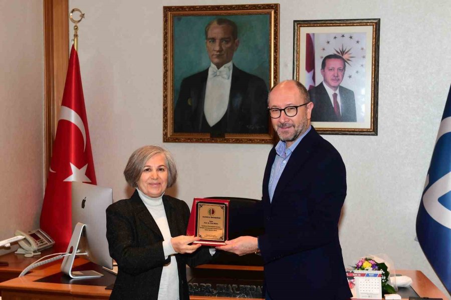 Tazelenme Üniversitesi’nden Rektör Erdal’a Ziyaret