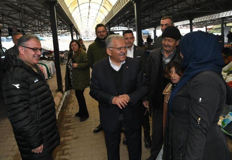 Başkan Büyükkılıç, Melikgazi Ve Hacılar’da Vatandaşla Buluştu