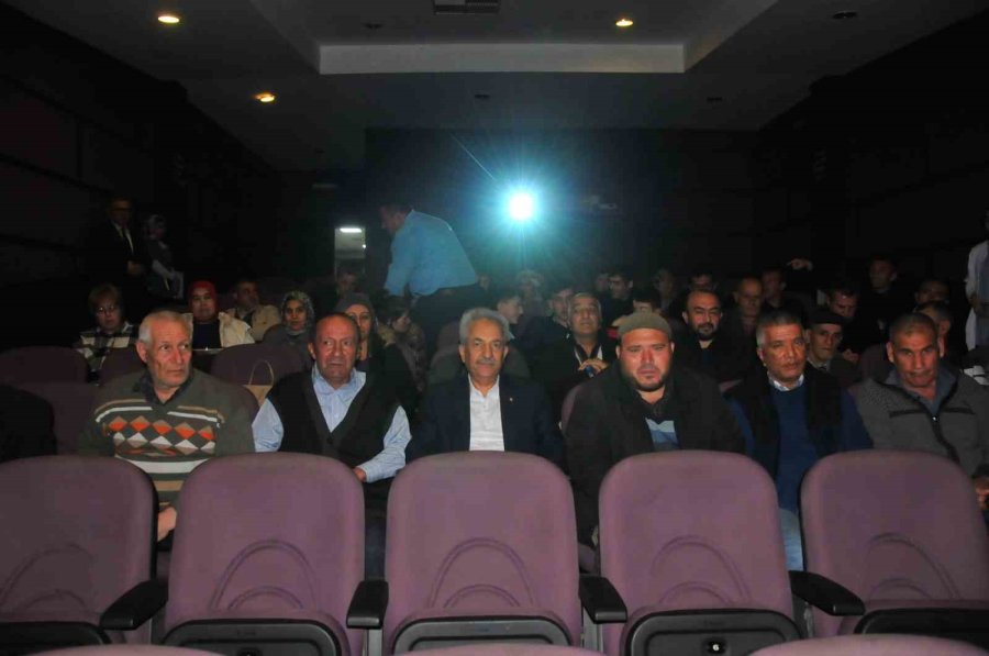 Akşehir’de Yaşlıların Sinema Keyfi