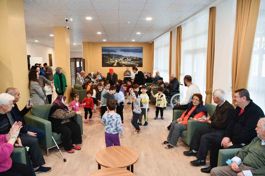 Büyükler Ve Küçükler Gönüllerince Eğlendi